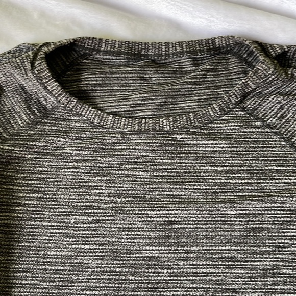 Lululemon long sleeve shirt. - Picture 1 of 6